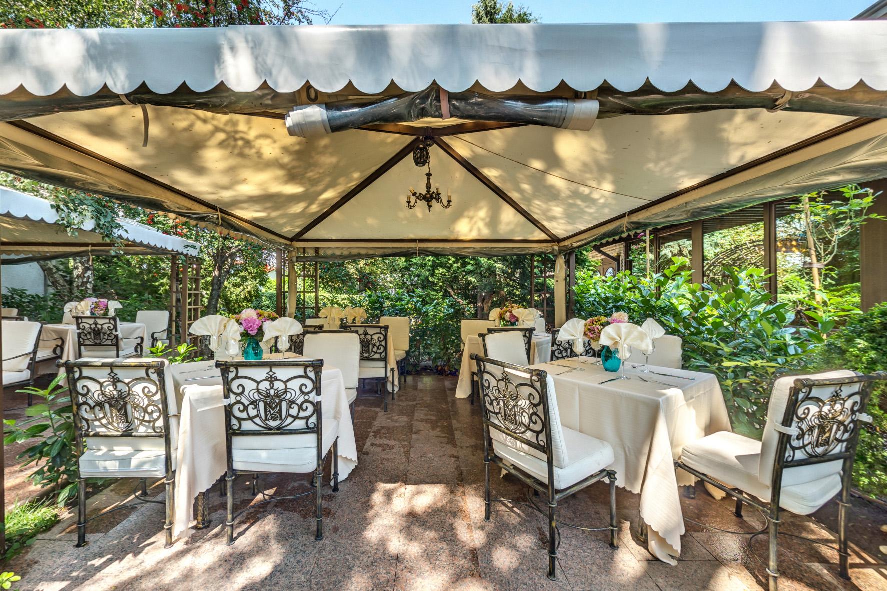 Montecito Hotel