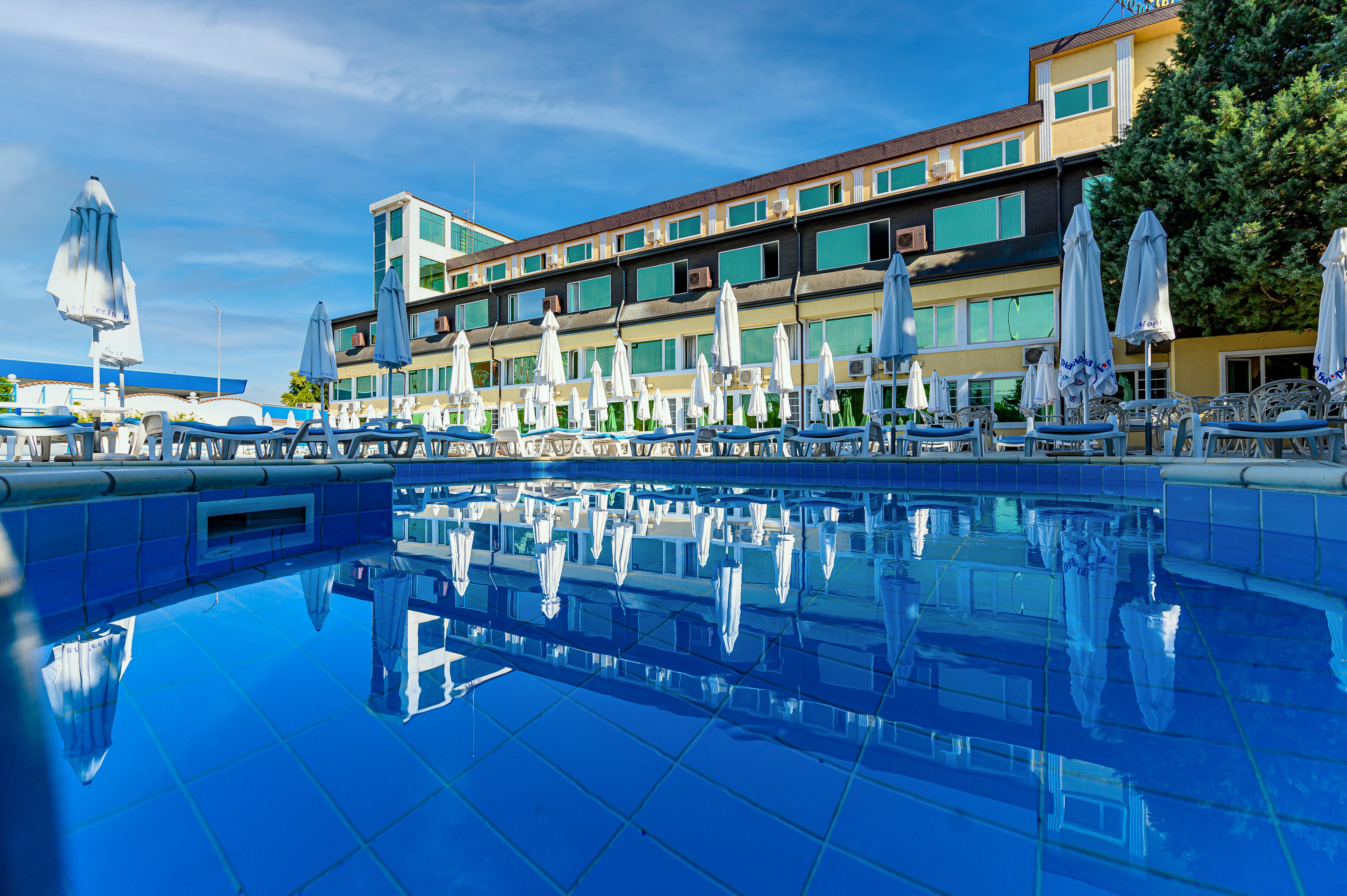 Montecito 3*